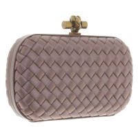 Bottega Veneta "Knot Bag" in Violett