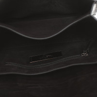 Valentino Garavani Lock aus Leder in Schwarz