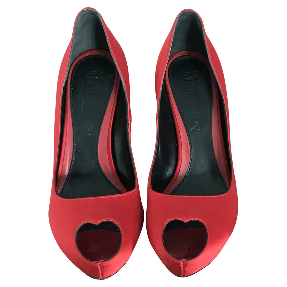 Alexander McQueen Pumps/Peeptoes aus Seide in Rot