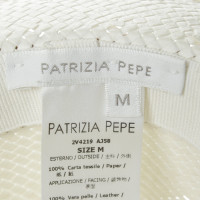 Patrizia Pepe Cappello in bianco