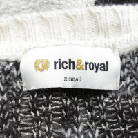 Rich & Royal Sweater with glitter effect