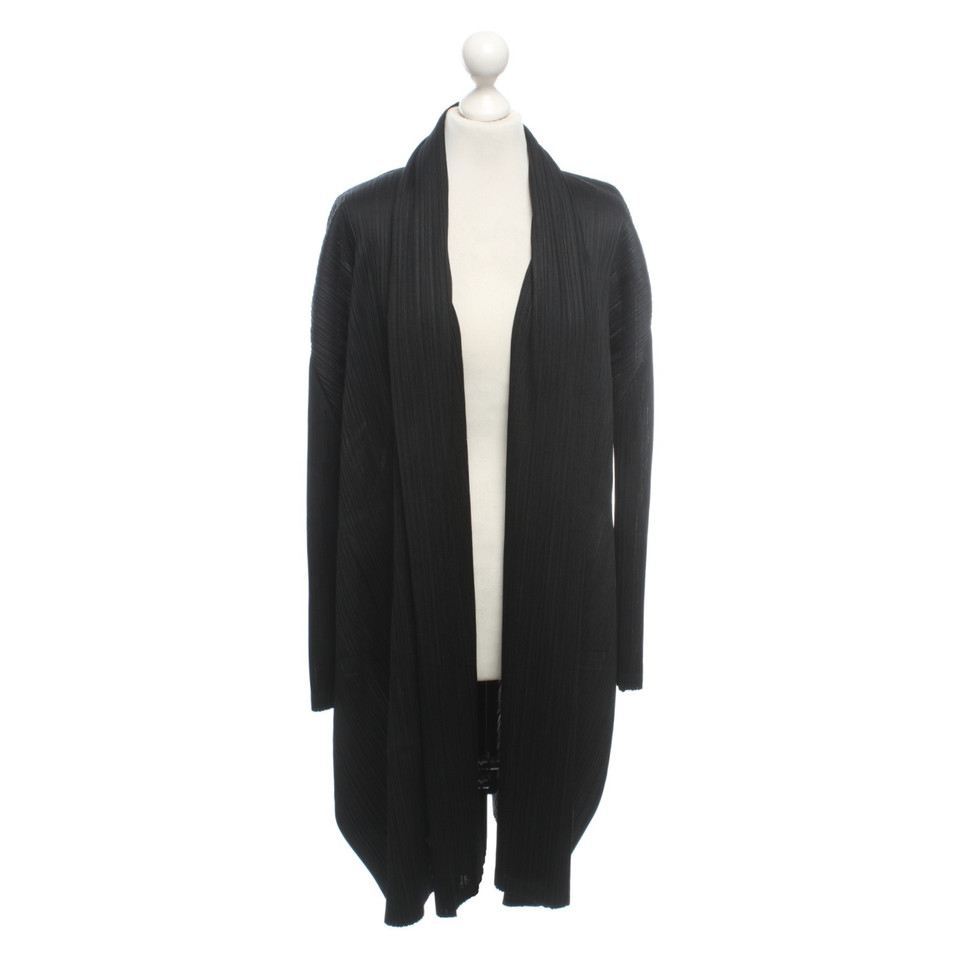 Pleats Please Giacca/Cappotto in Nero