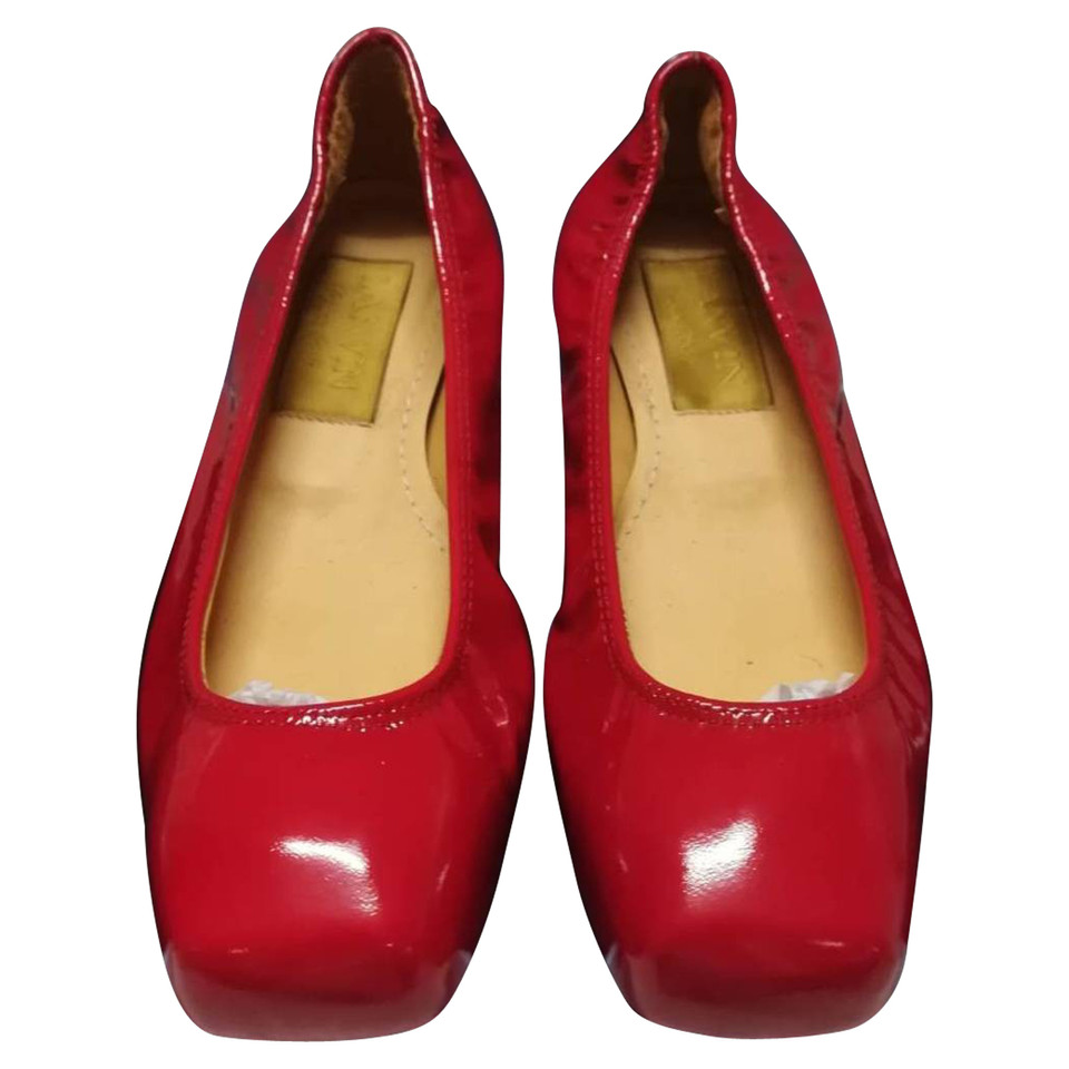 Lanvin Slippers/Ballerinas Patent leather in Red