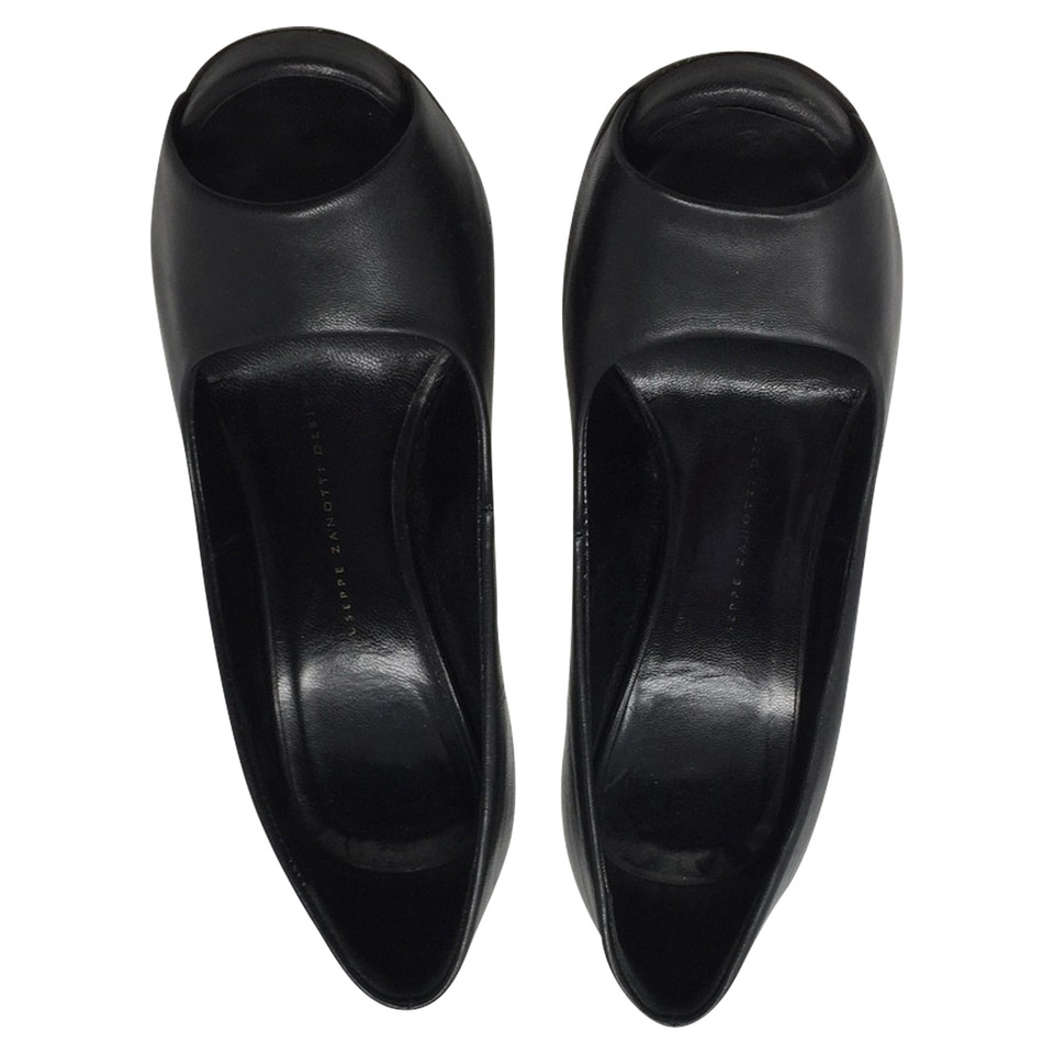 Giuseppe Zanotti Pumps/Peeptoes Leather in Black