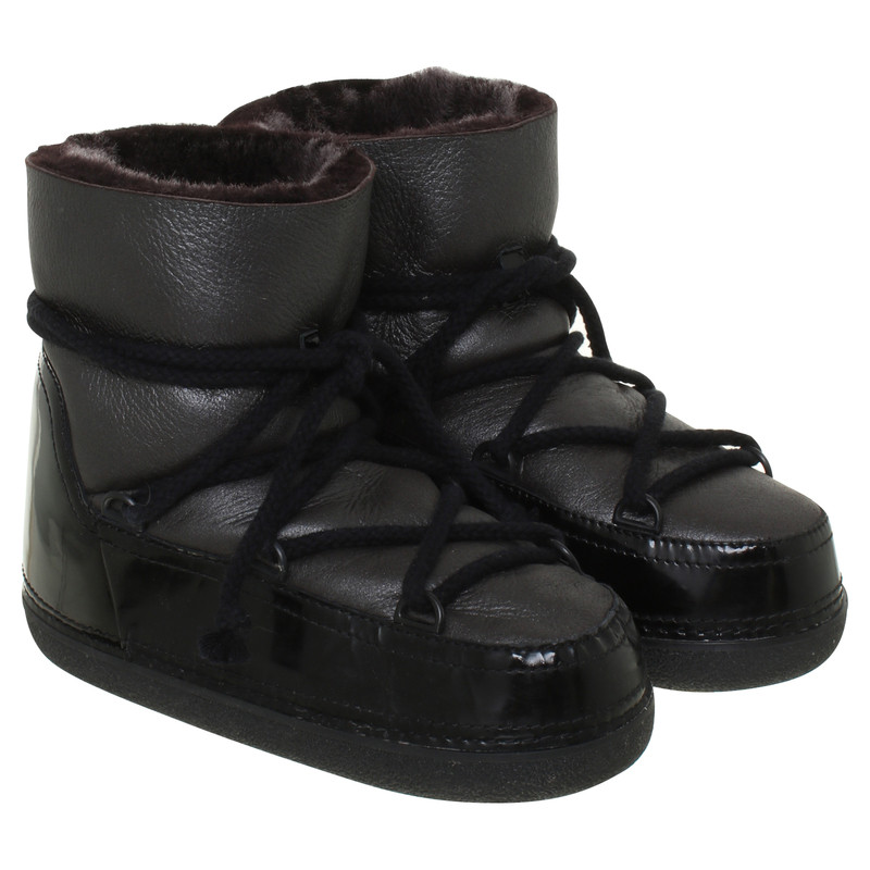 Ikkii Black Moon boots