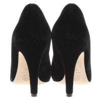 Chanel pumps with grinding application