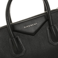 Givenchy Antigona Small aus Leder in Schwarz
