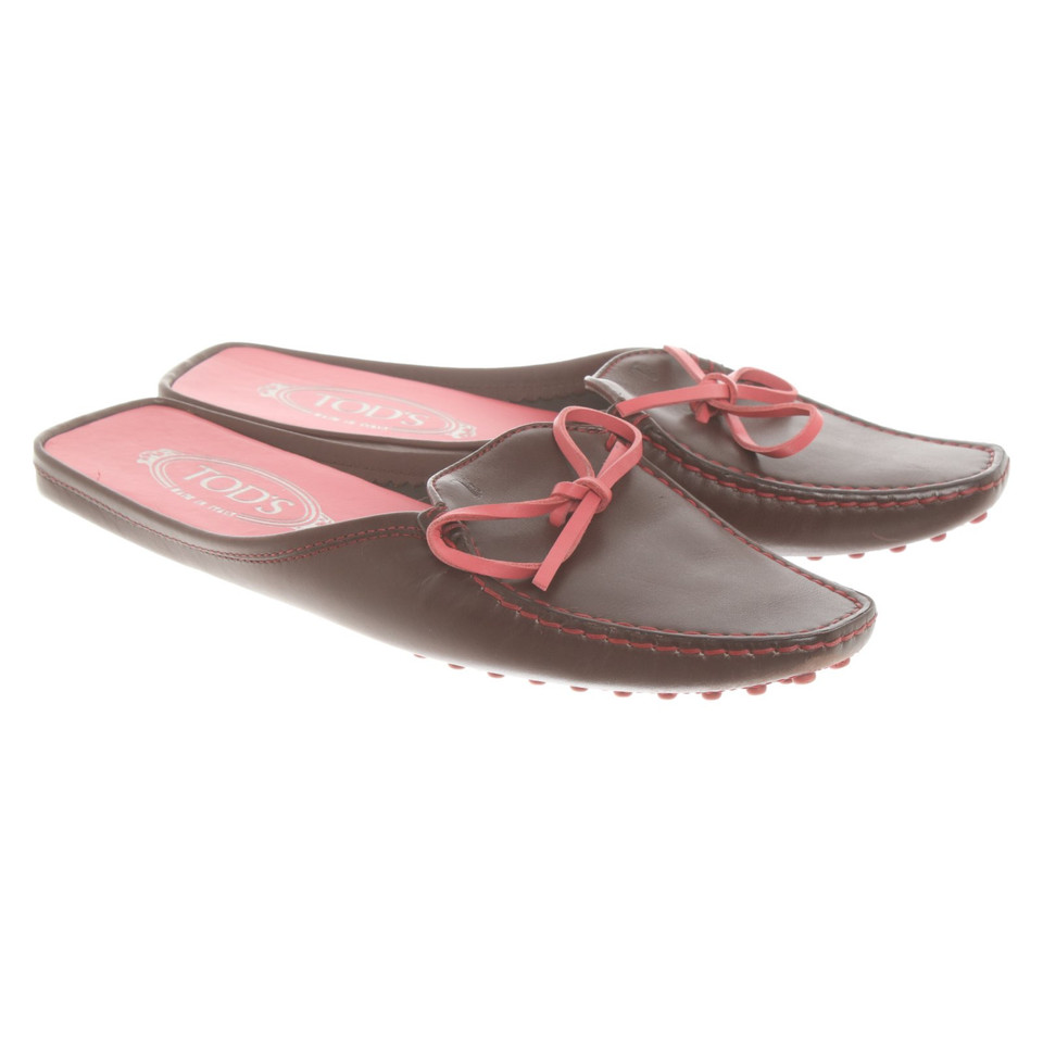 Tod's Chaussons/Ballerines en Cuir en Marron