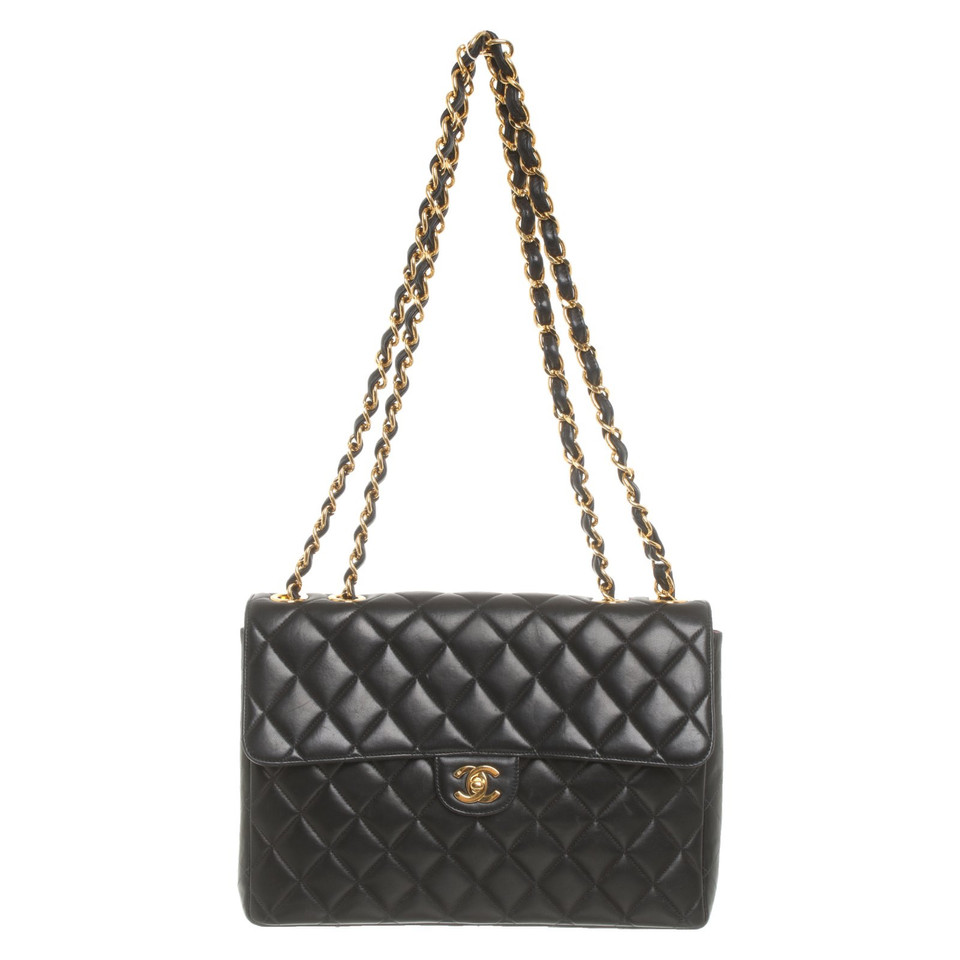 Chanel Flap Bag Leather in Black