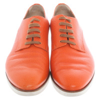 Fendi Schnürschuhe aus Leder in Orange