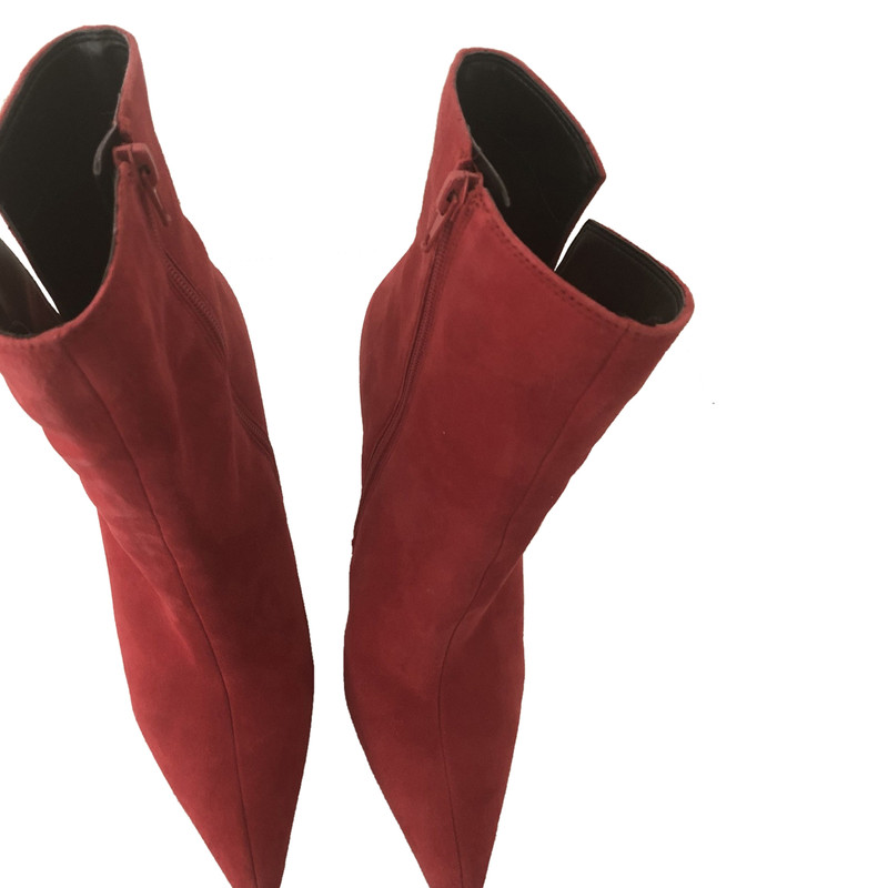 guess red boots