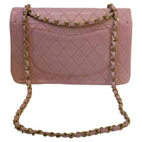 Chanel Classic Flap Bag aus Leder in Rosa / Pink