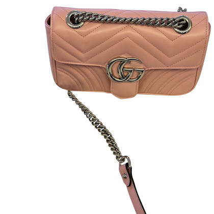 Gucci GG Marmont Flap Bag Small in Pelle in Rosa