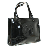 Armani Jeans Handtasche aus Lackleder in Schwarz