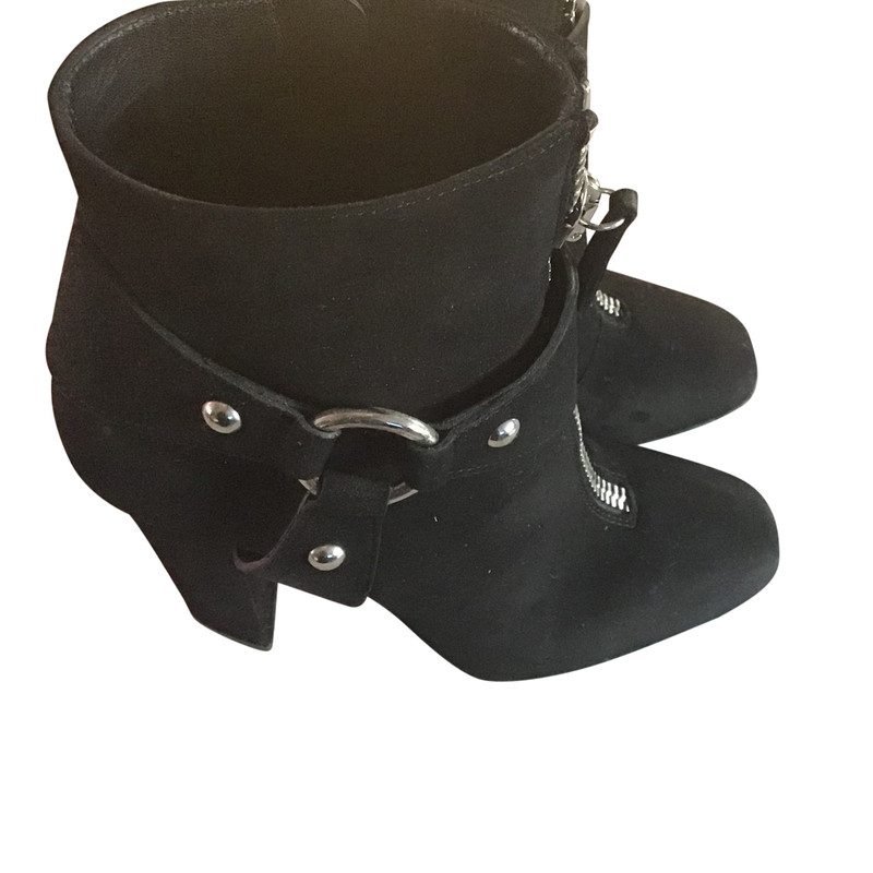 giuseppe zanotti suede ankle boots