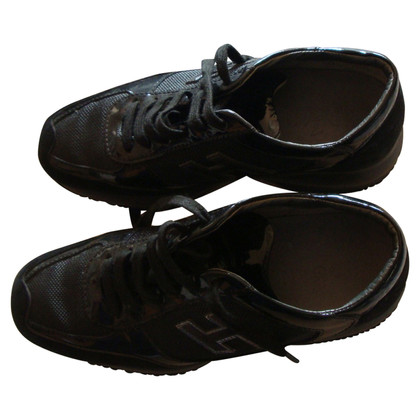 Hogan Sneakers aus Lackleder in Schwarz