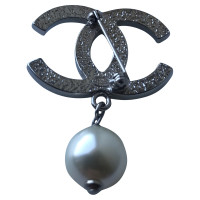 Chanel Spilla logo con perla