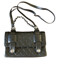 Chanel Borsa a tracolla in Pelle in Nero