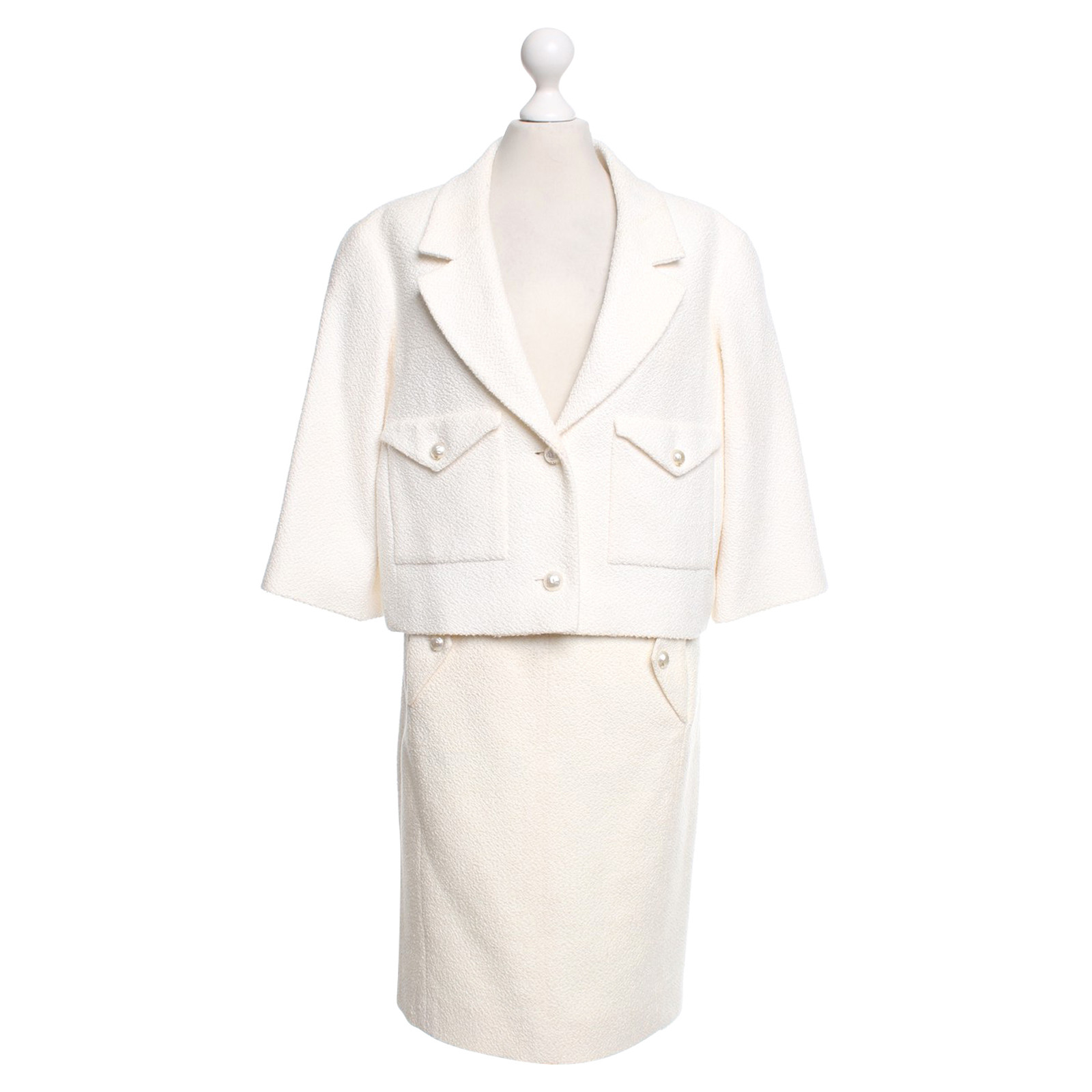 Chanel Bouclé costume in cream - Second Hand Chanel Bouclé costume in cream  gebraucht kaufen für 2198€ (2617494)