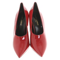 Saint Laurent Pumps/Peeptoes aus Lackleder in Rot