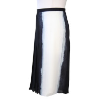 Vince Silk skirt with pattern
