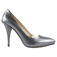 Prada Pumps/Peeptoes aus Leder in Silbern