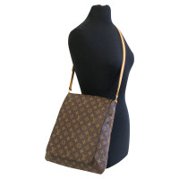 Louis Vuitton Shoulder bag Leather