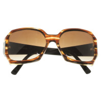 Vera Wang Sunglasses with tortoiseshell pattern