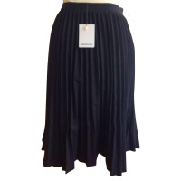 Manoush Pleated skirt in black