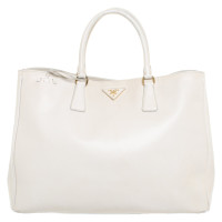 Prada Handtasche aus Leder in Creme