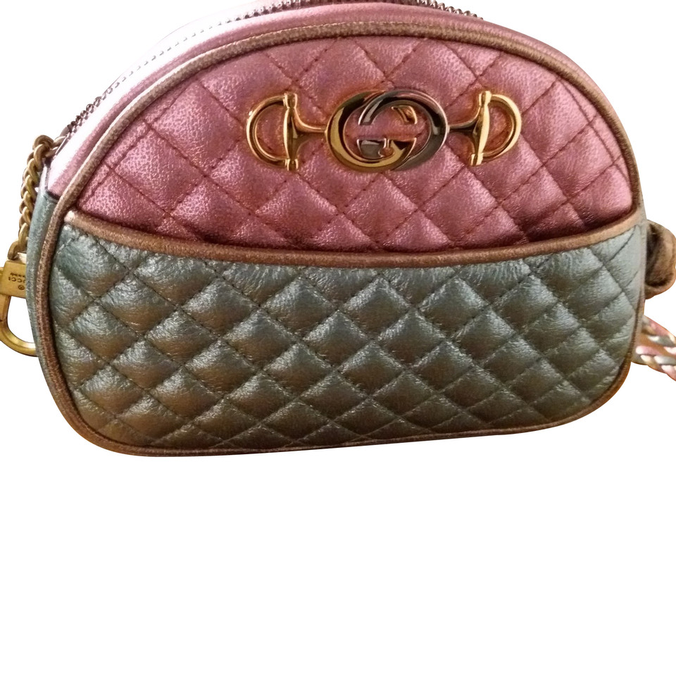 Gucci Umhängetasche aus Leder in Rosa / Pink