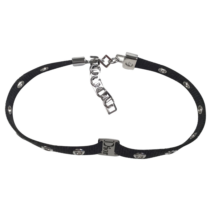 Christian Dior The Choker-style necklace