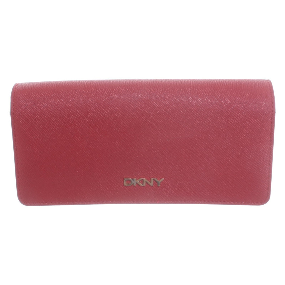 Dkny "Bryant Park Flap" made of Saffiano leather