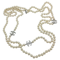 Chanel Chanel pearl necklace with logos