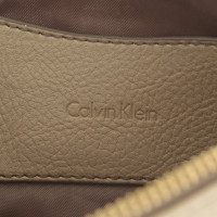Calvin Klein Clutch aus Leder in Beige