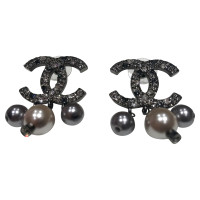 Chanel Boucles d'oreilles logo avec perles