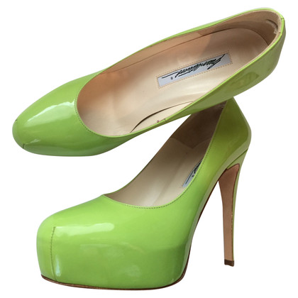 Brian Atwood Pumps/Peeptoes Patent leather in Green