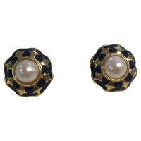 Burberry Ear clips with pearl