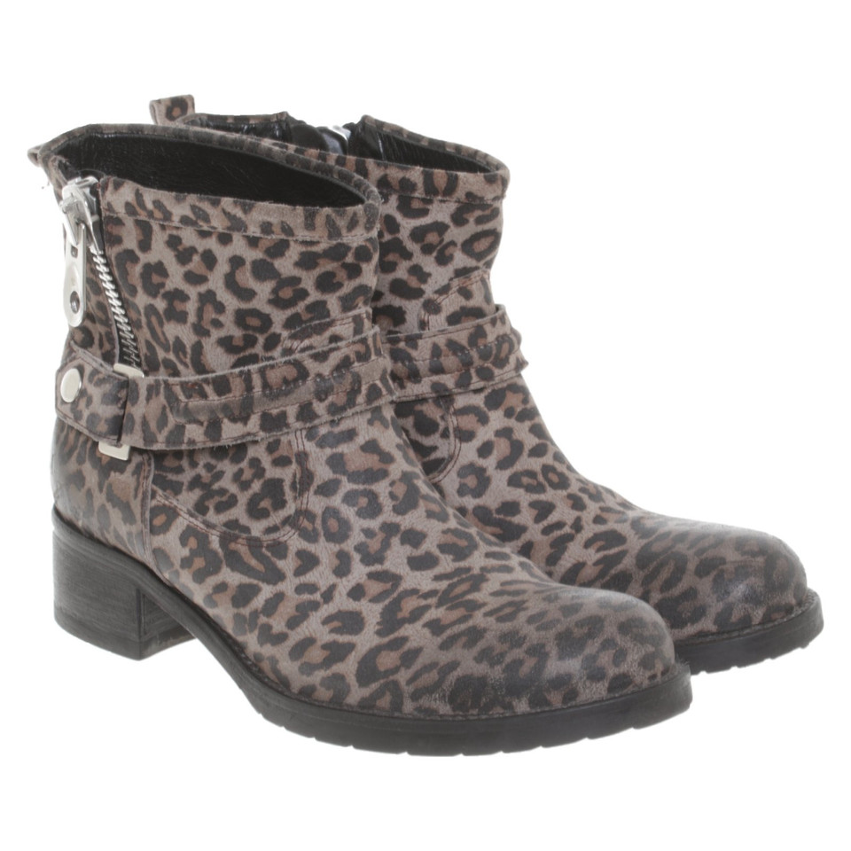 Konstantin Starke Boots mit Leoparden-Print