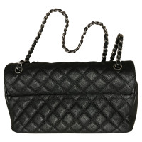 Chanel Classic Flap Bag aus Leder in Schwarz