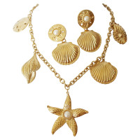 Kenneth Jay Lane Jewelery set in gold