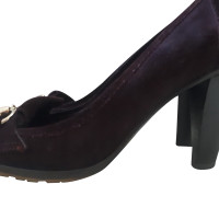 Gucci Pumps/Peeptoes aus Wildleder in Bordeaux