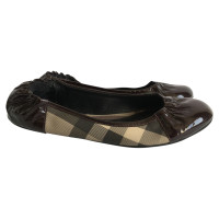 Burberry Slippers/Ballerinas Patent leather in Brown