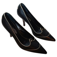 Louis Vuitton Pumps/Peeptoes aus Leder in Schwarz