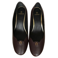 Aigner Pumps/Peeptoes Leather in Brown
