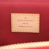 Louis Vuitton Bellevue PM23 aus Lackleder in Bordeaux