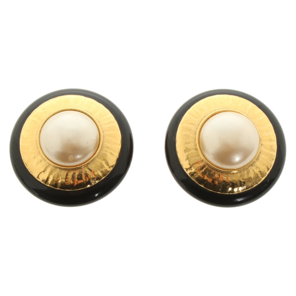 Chanel Clip earrings with pearl