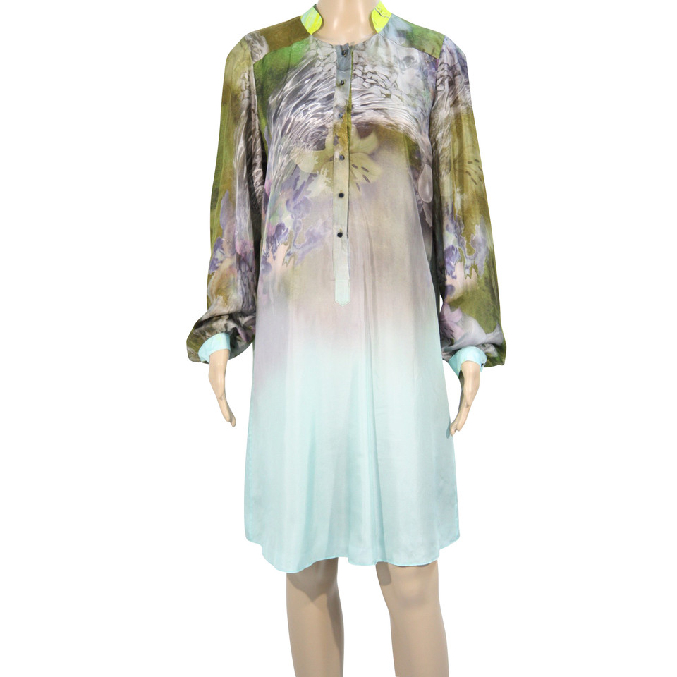 Matthew Williamson Silk dress with pattern