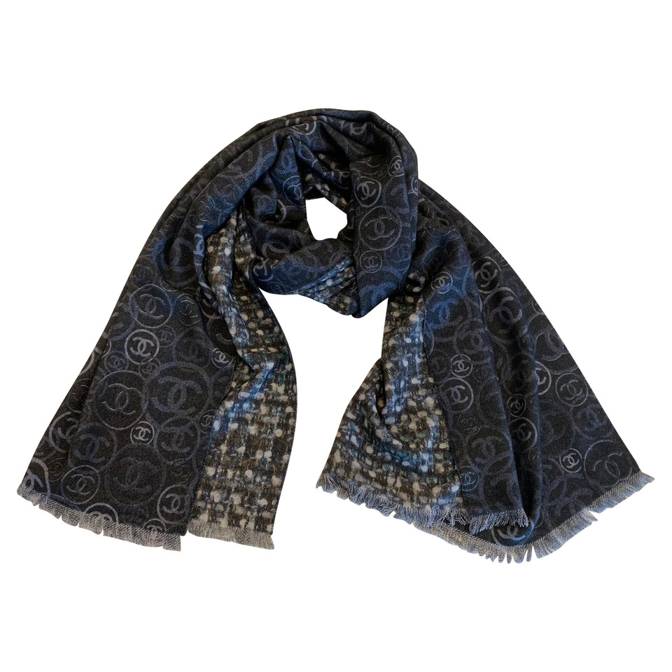 Chanel Echarpe/Foulard en Cachemire en Gris