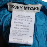 Issey Miyake Top en bleu